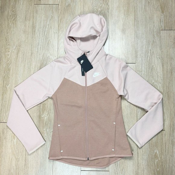 nike tech windrunner hooded shell jacket